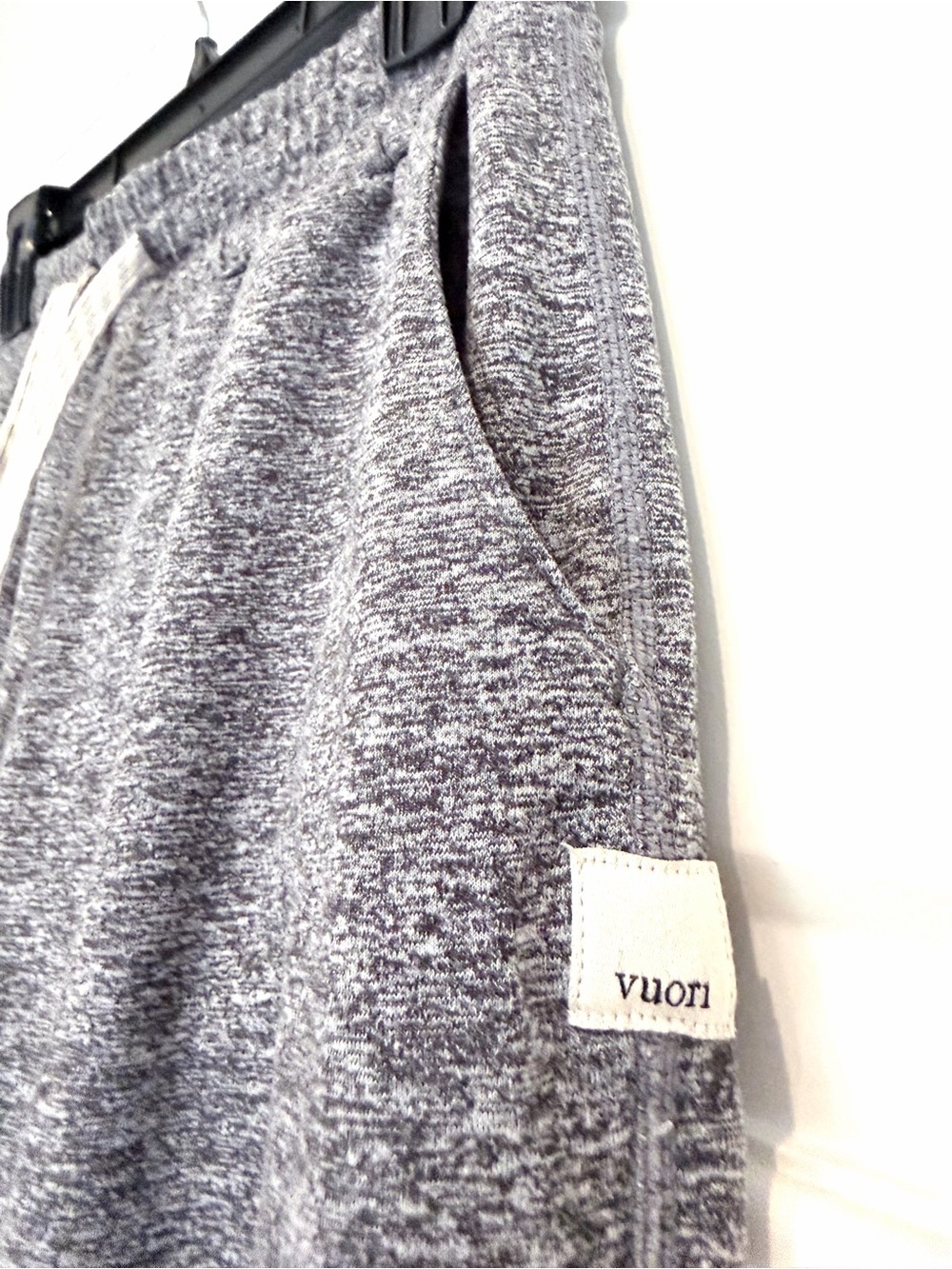 Vuori Women's Performance Jogger Sweatpants with Drawstring - Picture 4 of 7
